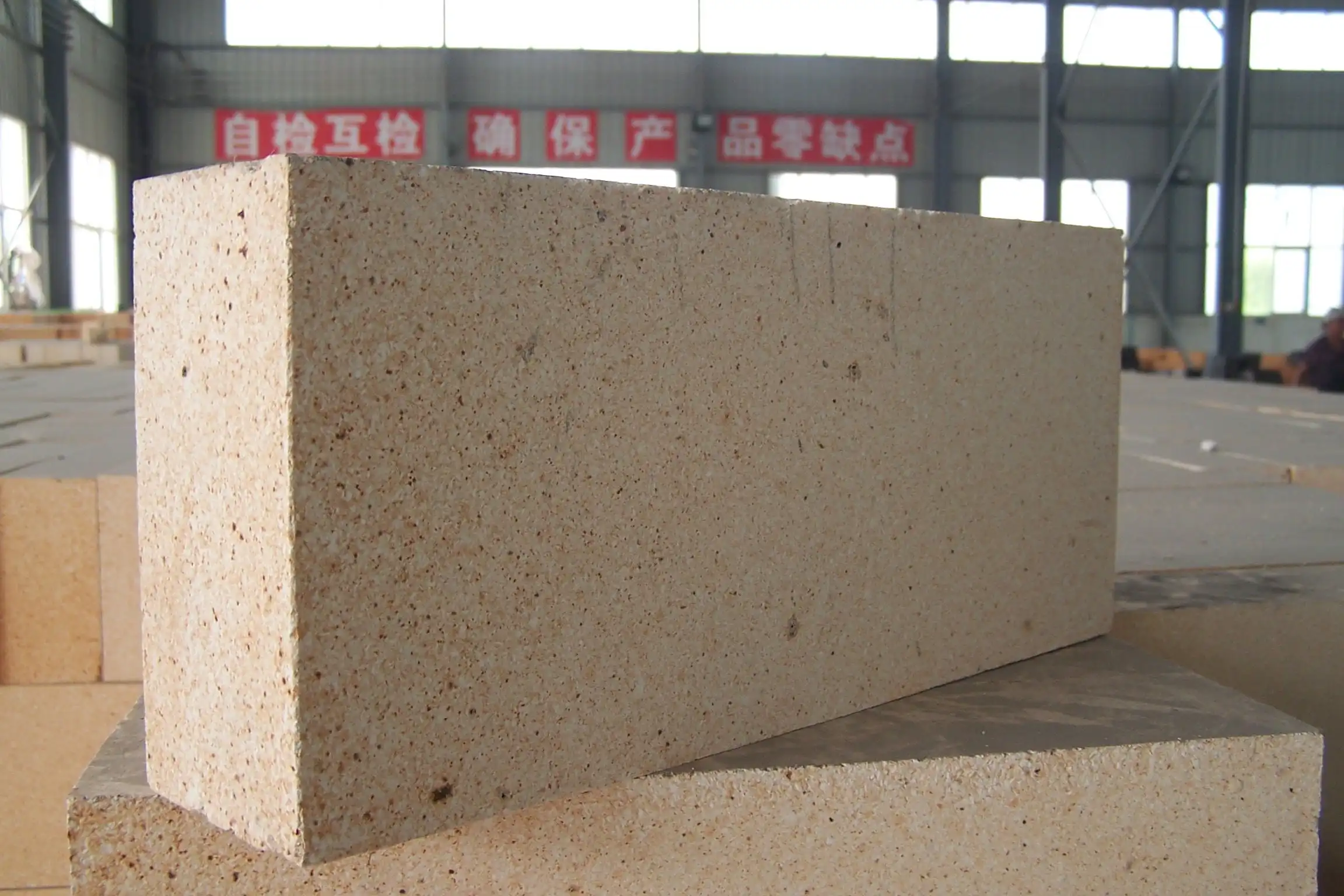 What are the typical applications of Acid Dipped Fireclay Bricks?