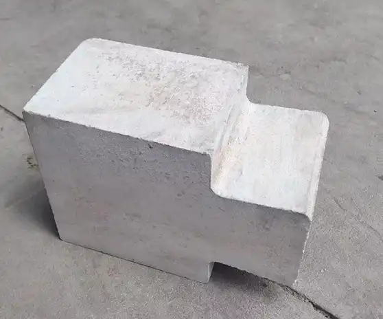 How are silicon nitride bricks manufactured?